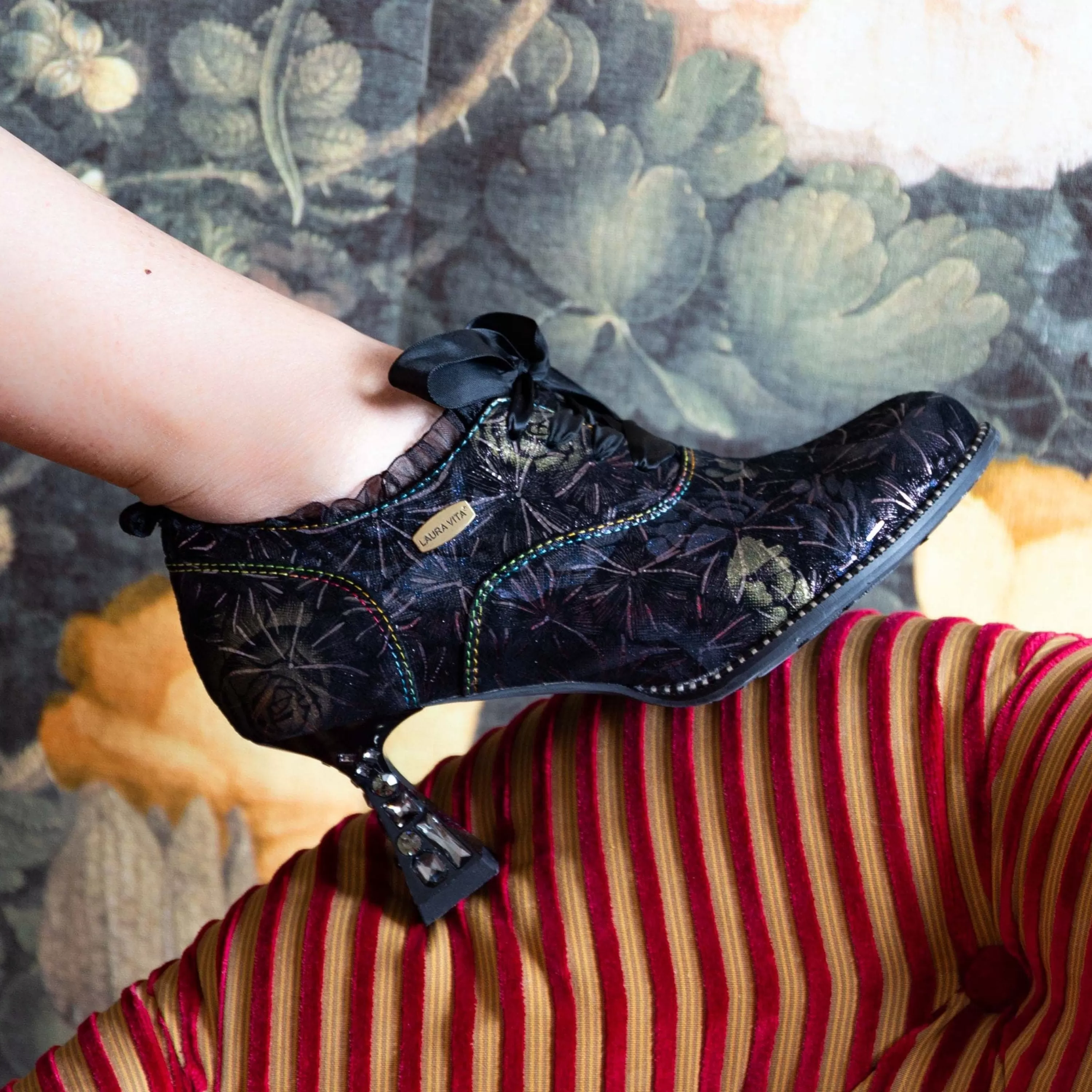 Hot Laura Vita Derbies - OLIVEO 05